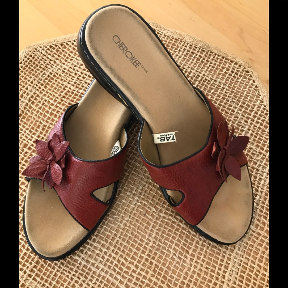 NEW Red CHEROKEE Sz 8 1/2 Slide Sandals